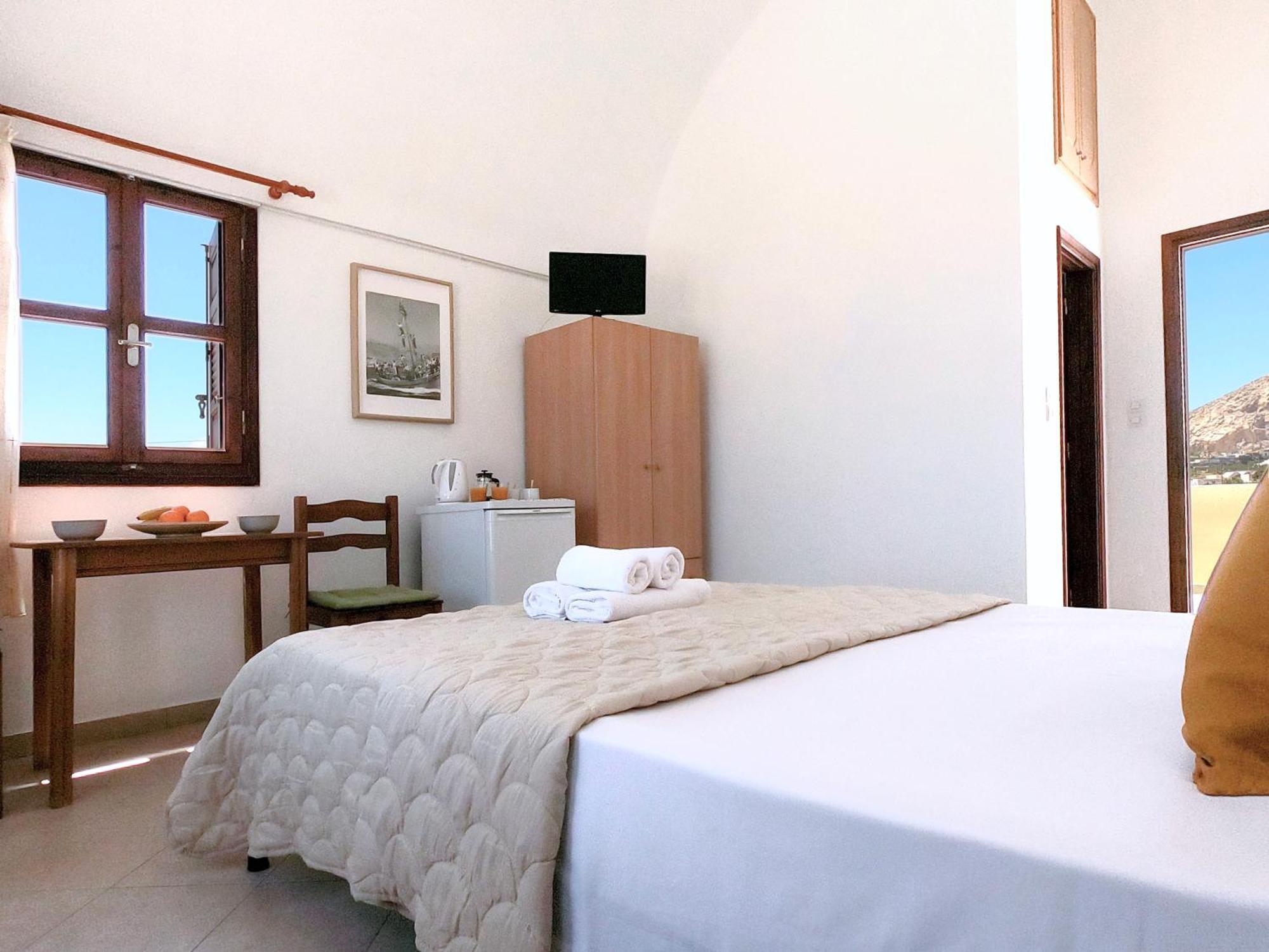 Almyra Villa Perissa  Zimmer foto