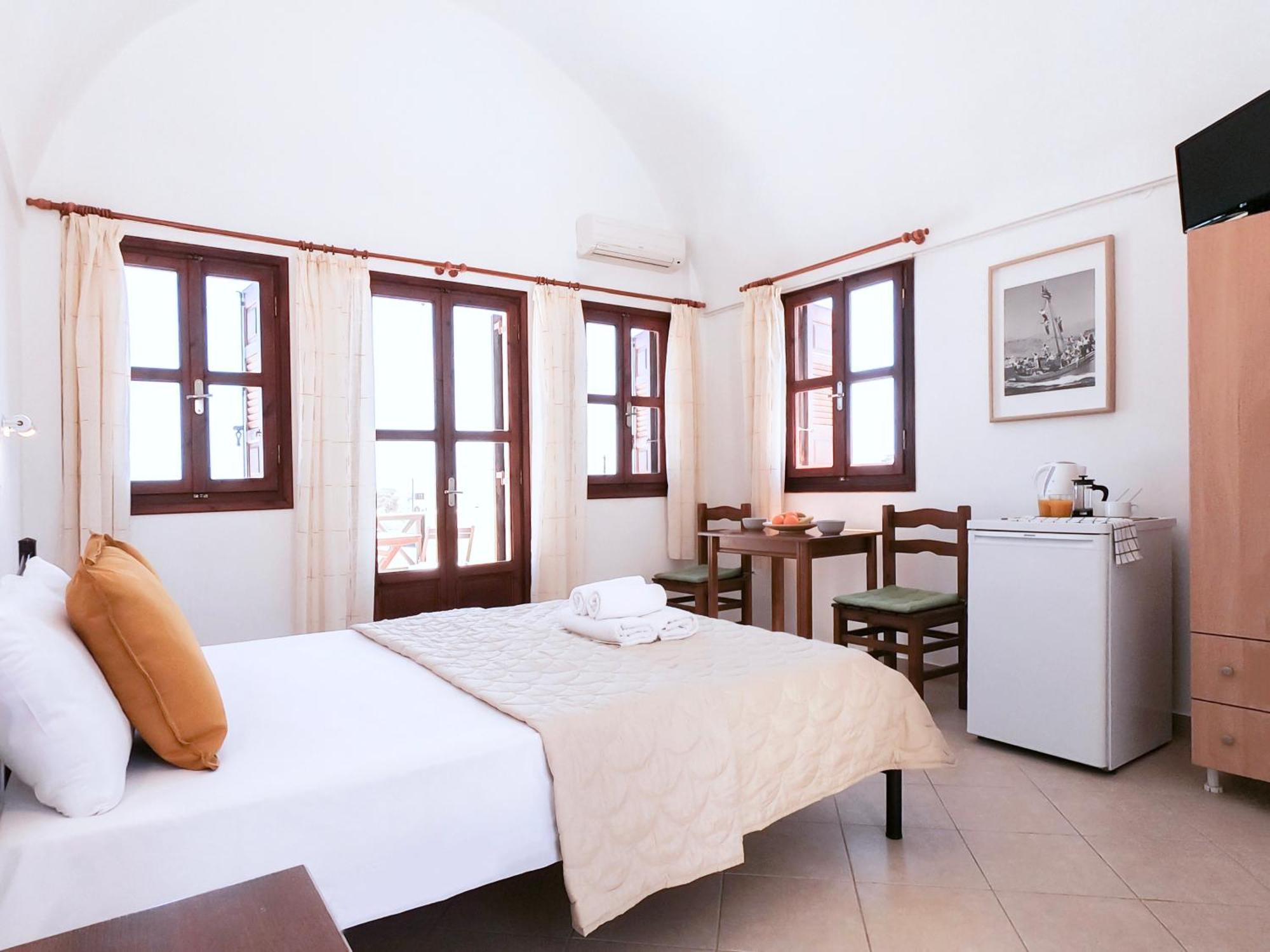 Almyra Villa Perissa  Zimmer foto